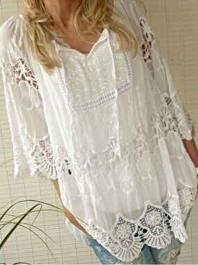 Le Marais Lace White Tunic Top with Scalloped Hem Size Medium